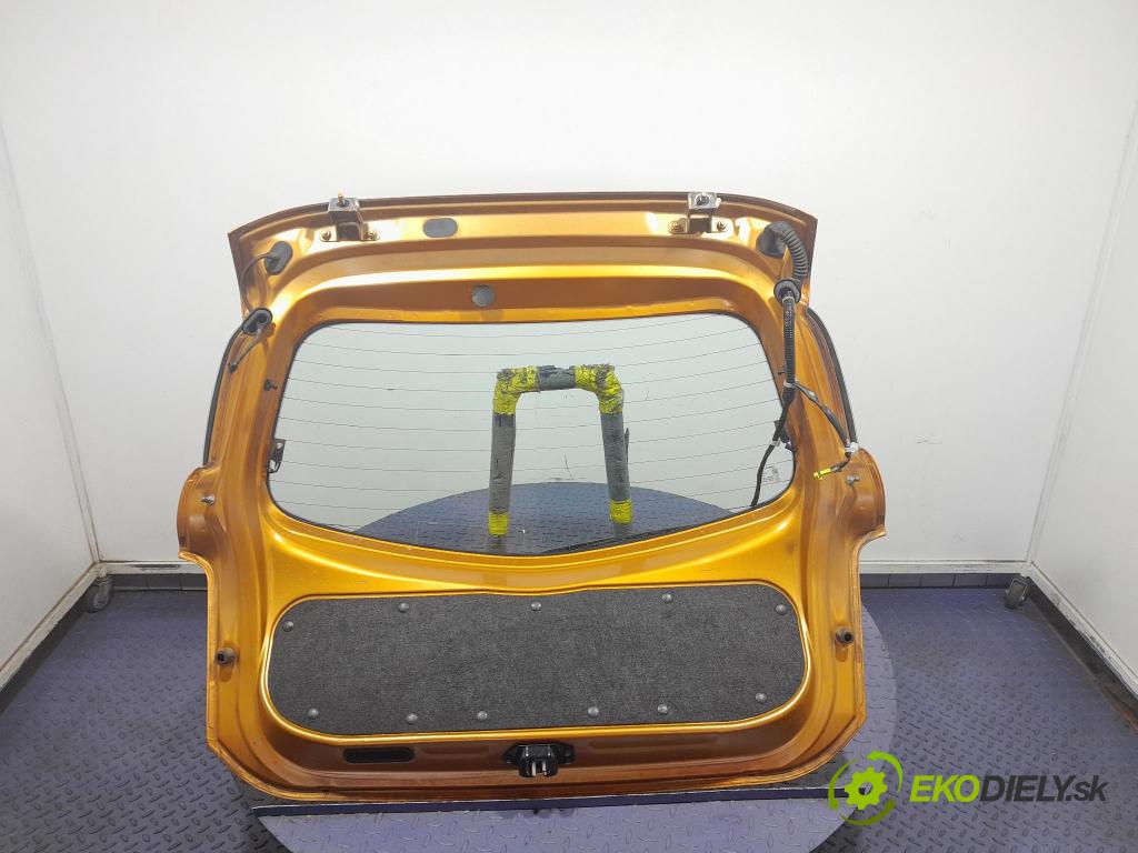 Nissan Micra 2011 zadní dveře kufra: kufr