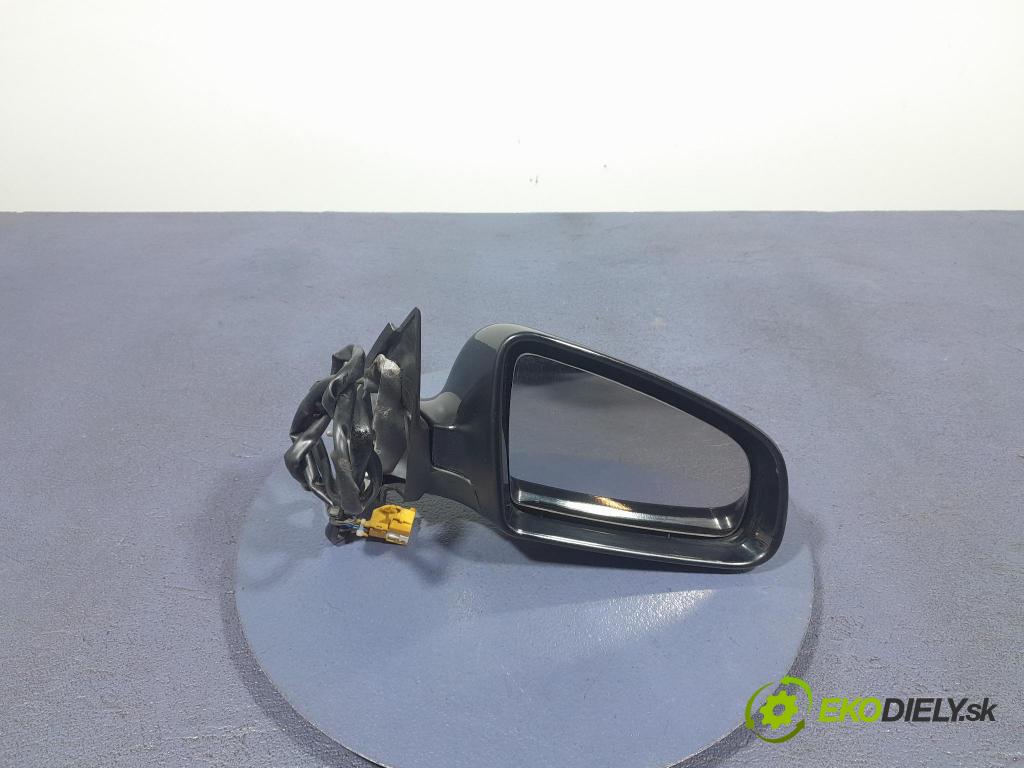 Audi A4 2006 zpětné zrcátko prave