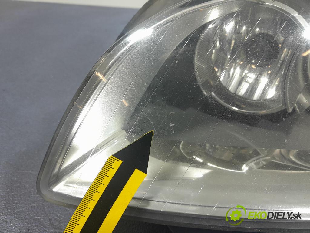 Audi A4 2006 Reflektor: Vľavo: 8E0941003AM
