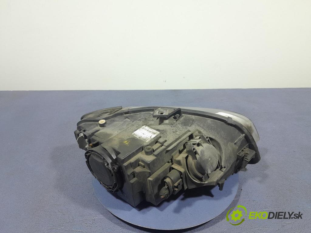 Audi A4 2006 Reflektor: Vľavo: 8E0941003AM