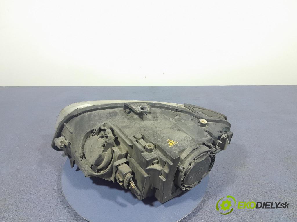 Audi A4 2006 Reflektor: v pravo: