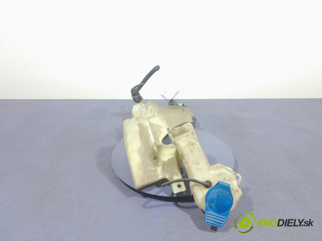 Audi A4 2006 nádržka Podložka: 8E0955451AR