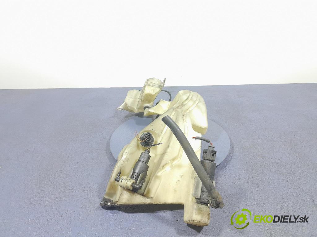 Audi A4 2006 nádržka Podložka: 8E0955451AR