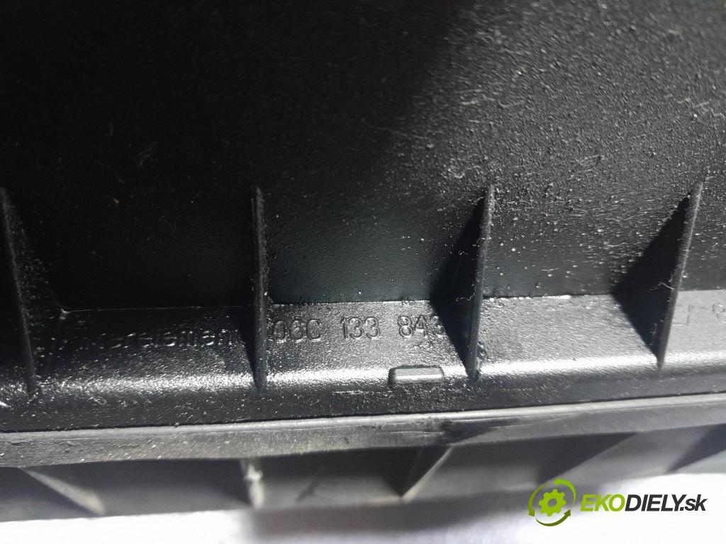 Audi A4 2006 obal Filtre: Vzduch: 06C133843