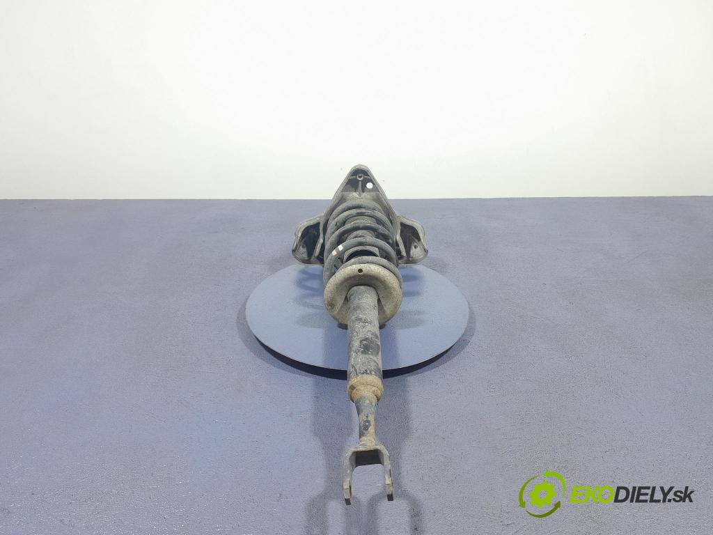 Audi A4 2006 tlumič před Lewy. 8E0413031DA