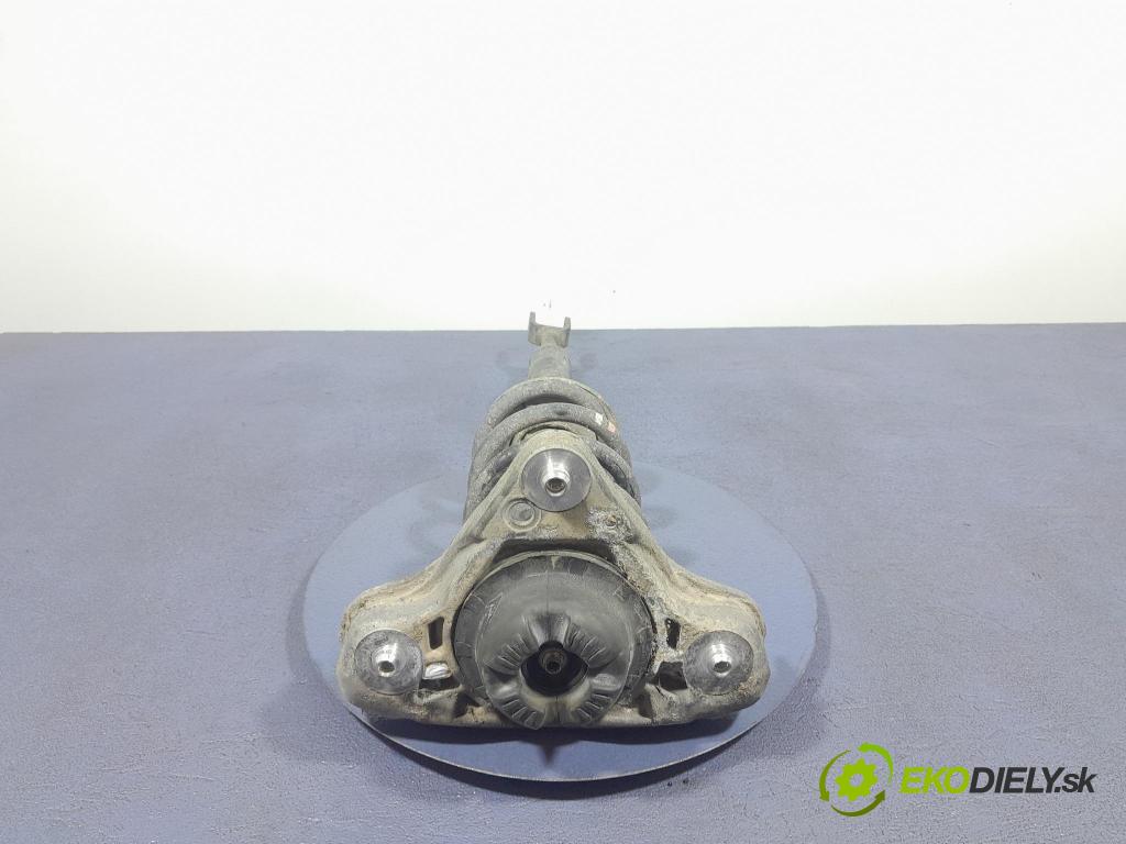 Audi A4 2006 tlumič před Lewy. 8E0413031DA
