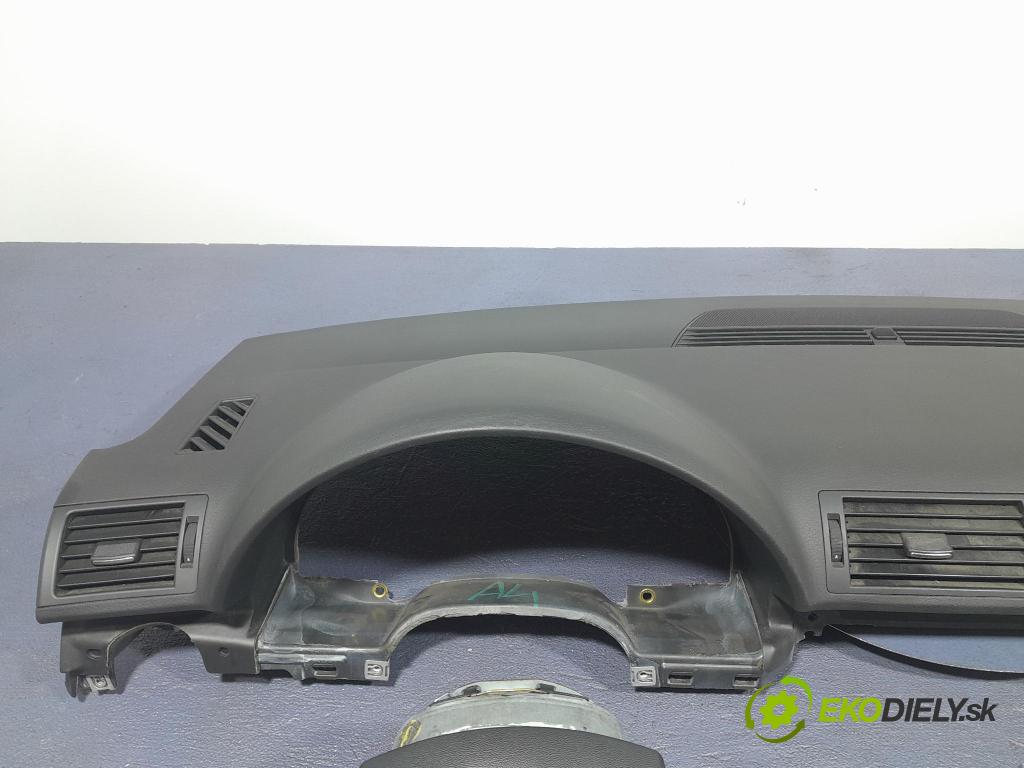 Audi A4 2006 kokpit,přistrojova deska