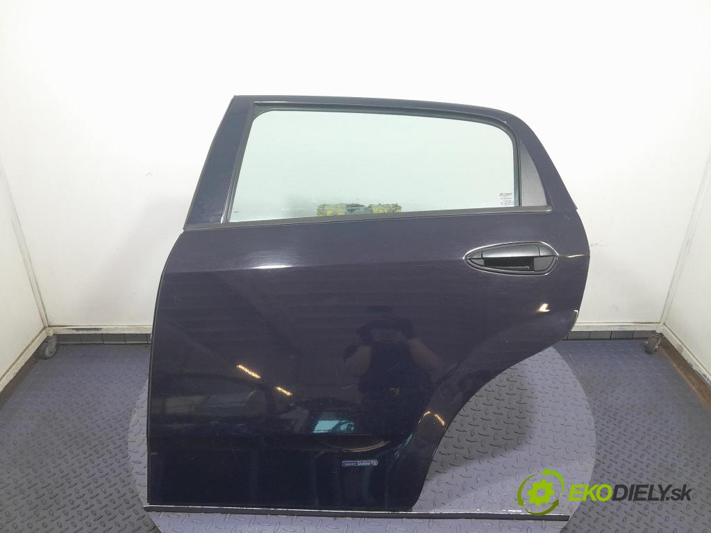 Fiat Grande punto 2007 dvere zad Vľavo: