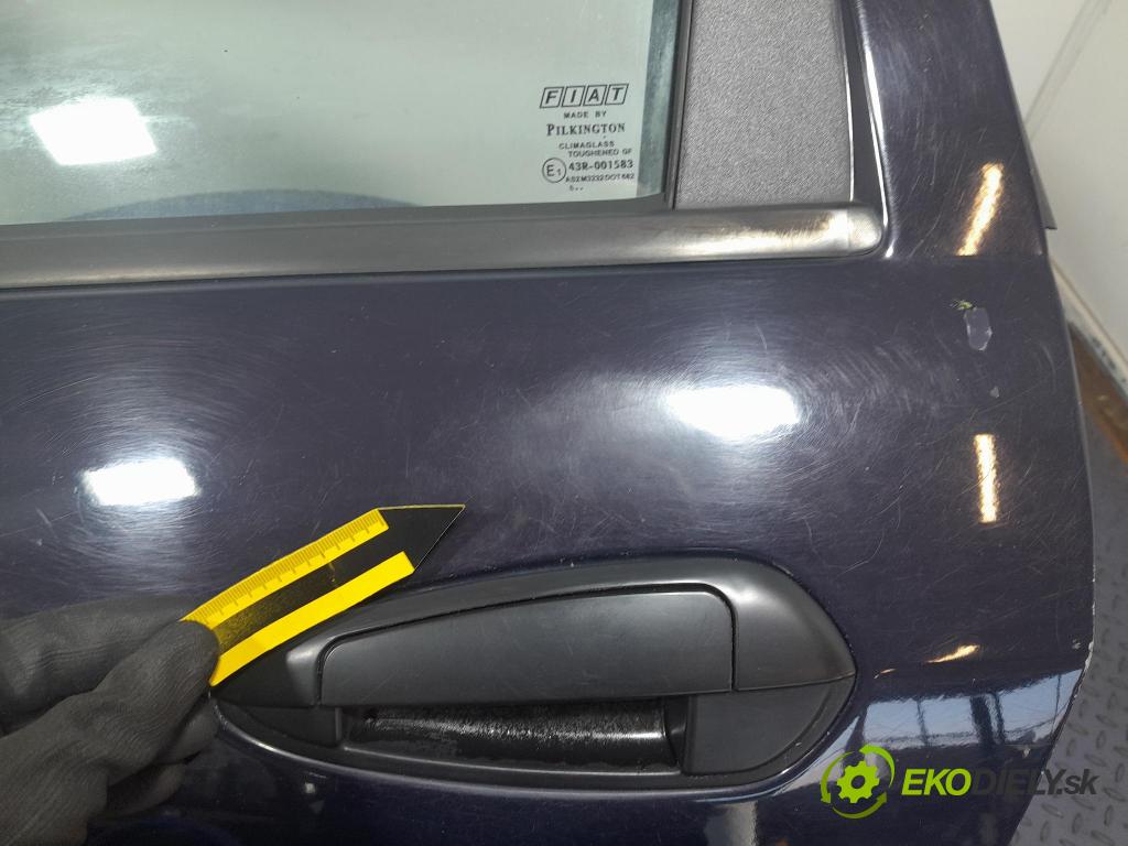 Fiat Grande punto 2007 dvere zad Vľavo: