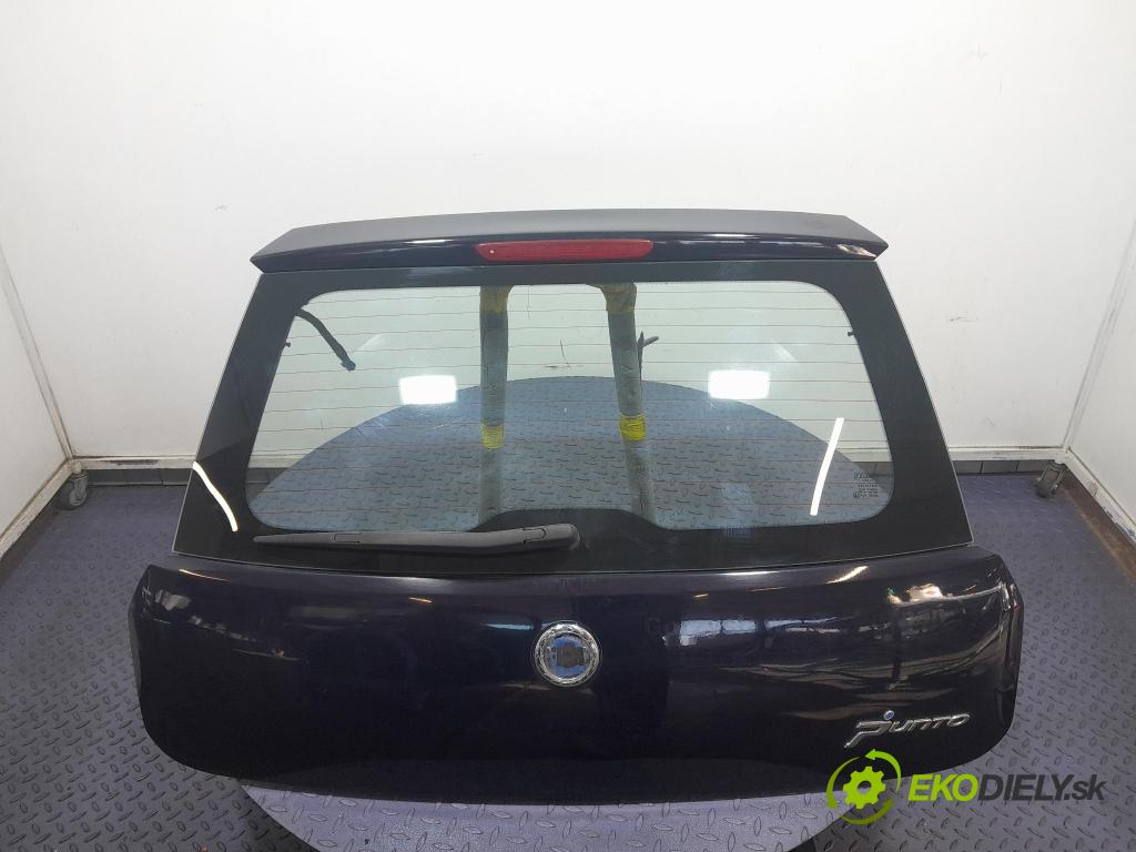 Fiat Grande punto 2007 zadna dveře kufra: kufra: