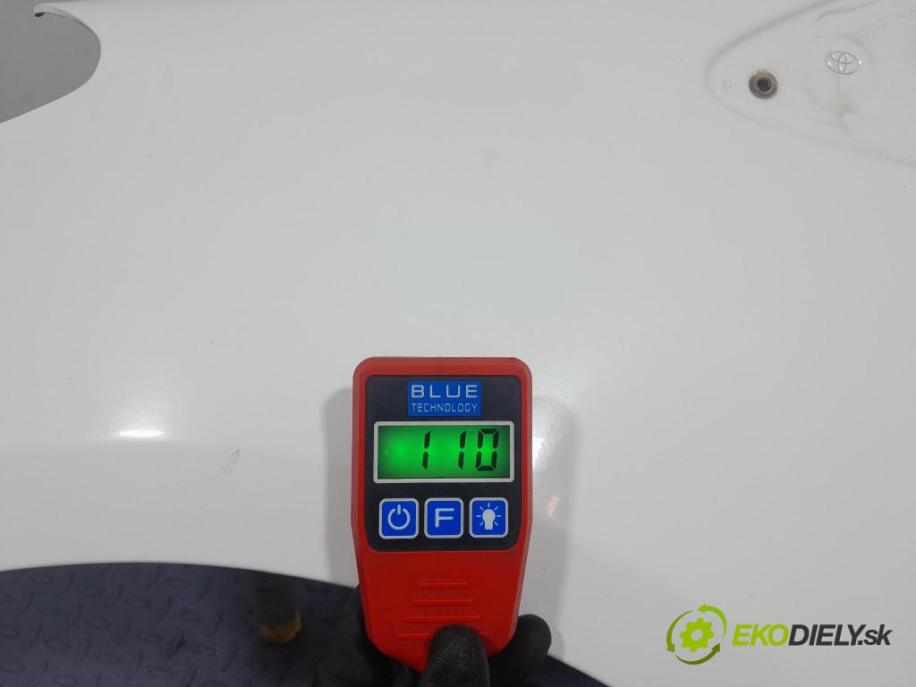 Toyota Yaris 2014 blatník Predné Vľavo: