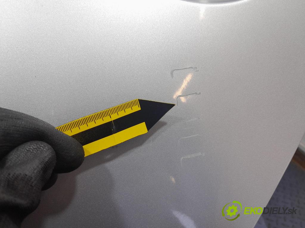 Skoda Fabia 2009 dvere zad Vľavo:
