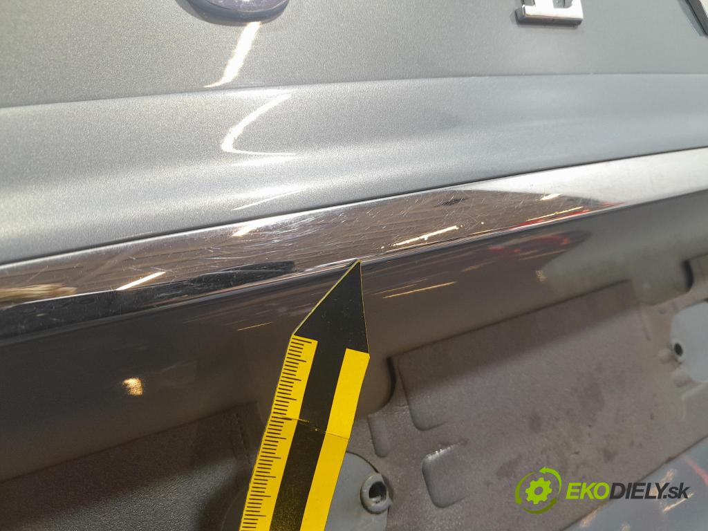 Volvo S40 2012 zadna dveře kufra: kufra: