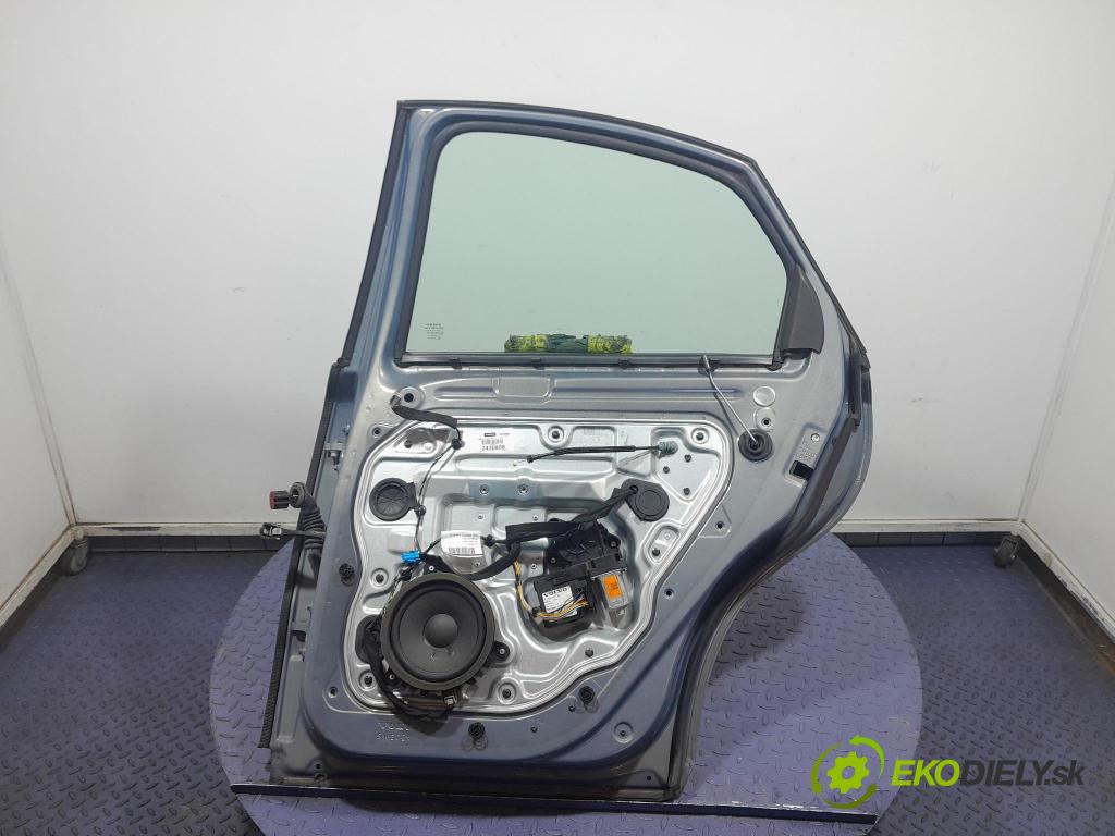 Volvo S40 2012 dveře Zad: prave 