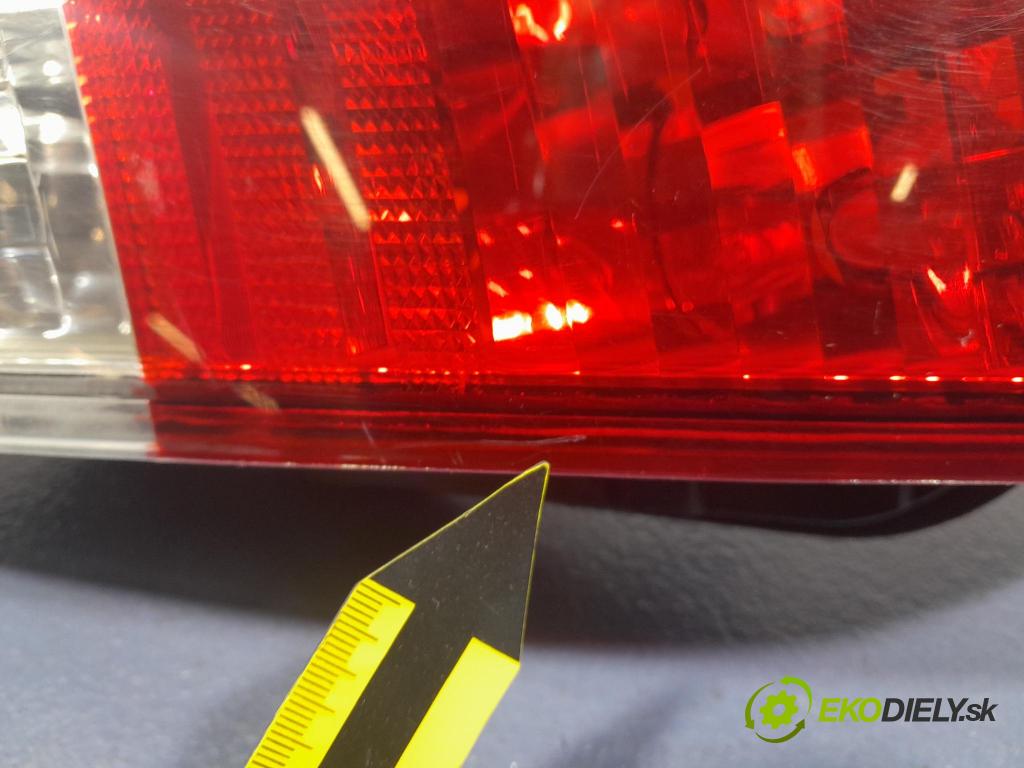 Volvo S40 2012 světlo Zad: Práva: Mimo: 31214608