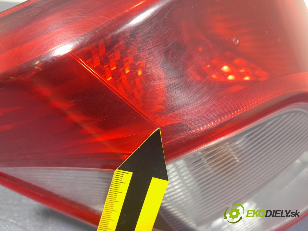 Toyota Yaris 2014 světlo Zad: levá Mimo: