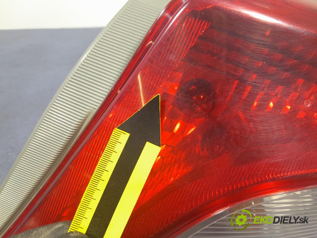 Toyota Yaris 2014 světlo Zad: Práva: Mimo:
