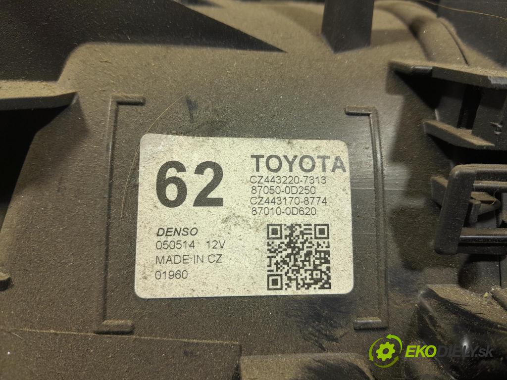 Toyota Yaris 2014 radiátor 87050-0D250
