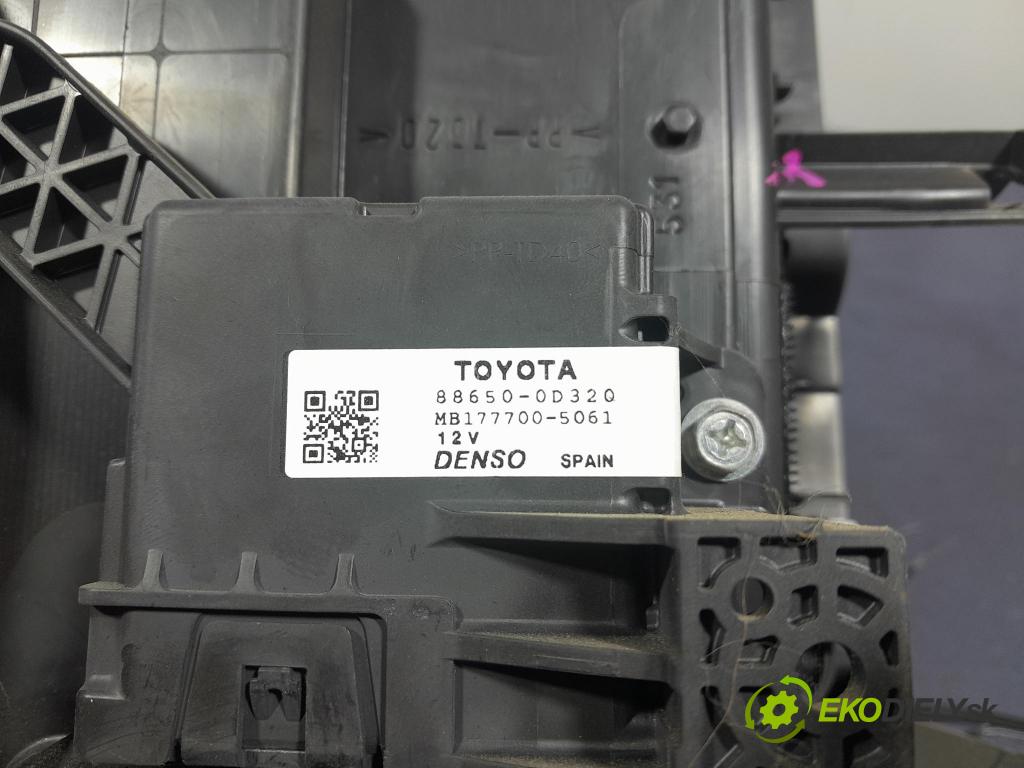 Toyota Yaris 2014 radiátor 87050-0D250