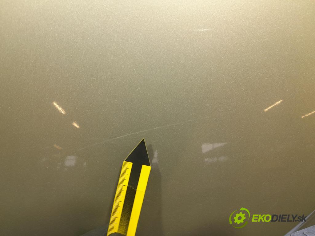 Opel Corsa 2009 kapota přední: