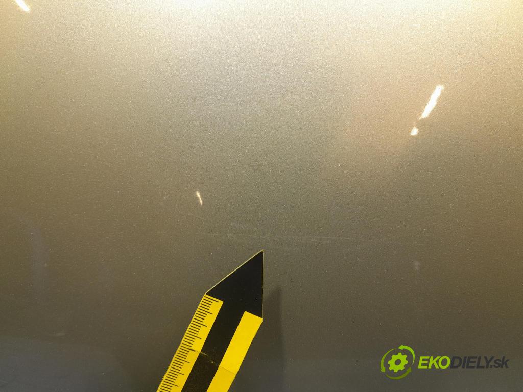 Opel Corsa 2009 kapota přední: