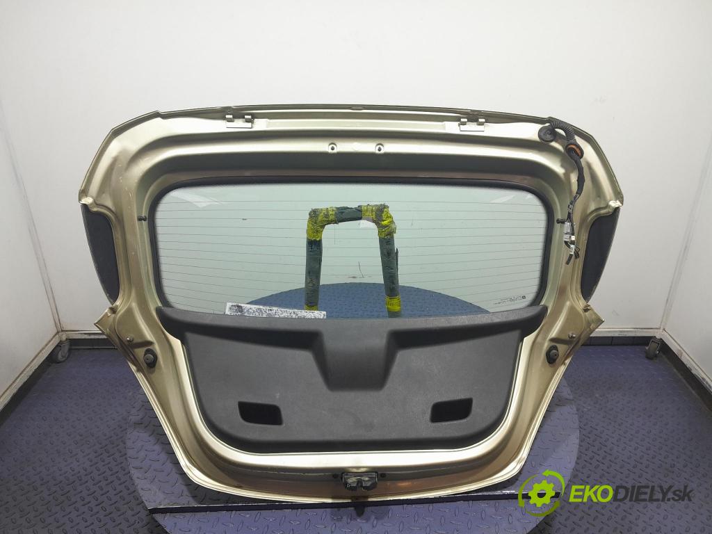 Opel Corsa 2009 zadní dveře kufra: kufr
