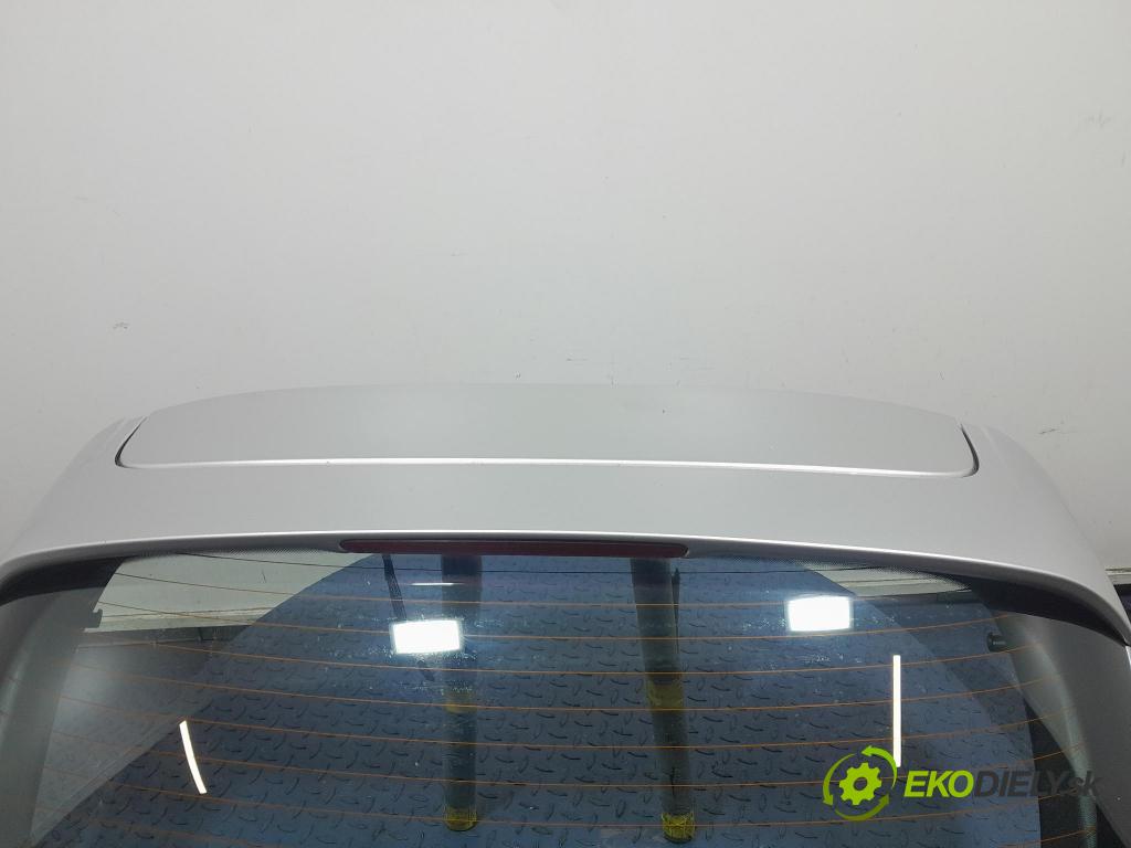 Ford Fiesta 2008 zadní dveře kufra: kufr