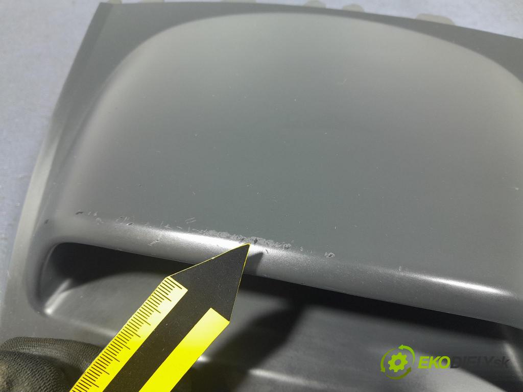 Renault Megane 2006 displej Radio / GPS 8200290543