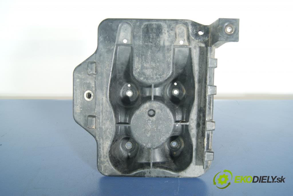 Audi A3 1996 Základ: Akumulatora: 1J0804373A