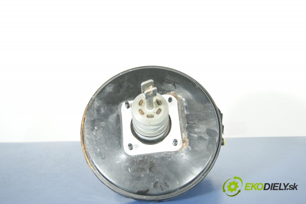 Dacia Duster 2010 servo Brzdní: 472107379R