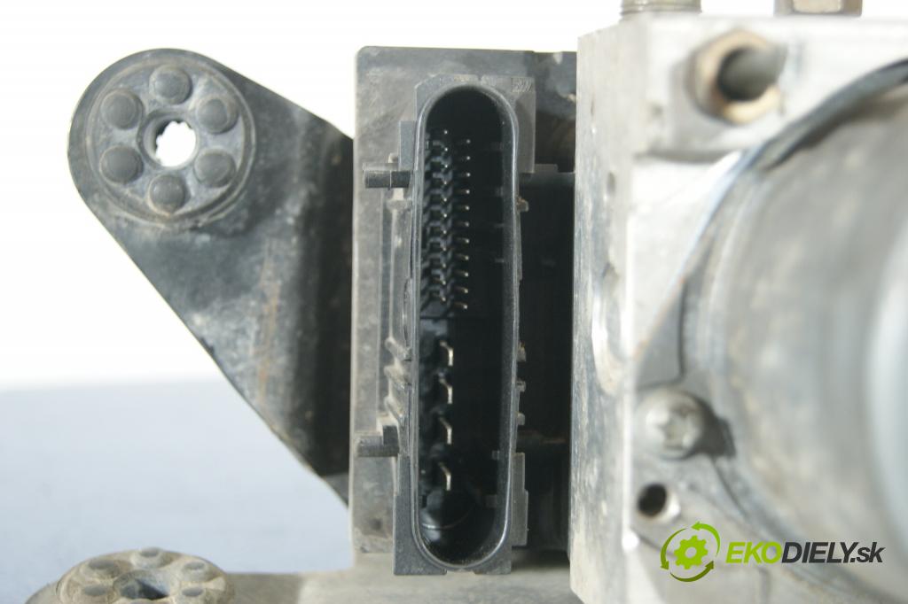Renault Megane 2004 čerpadlo ABS x 8200377455