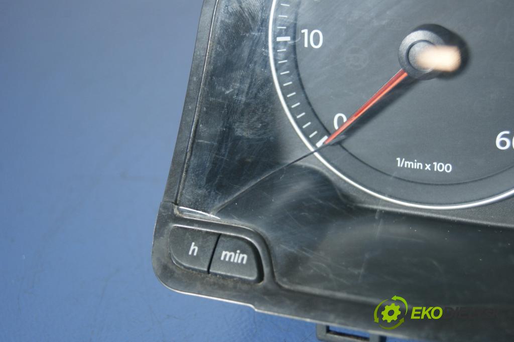 Vw Golf 2004 prístrojovka/ budíky 1K0920860